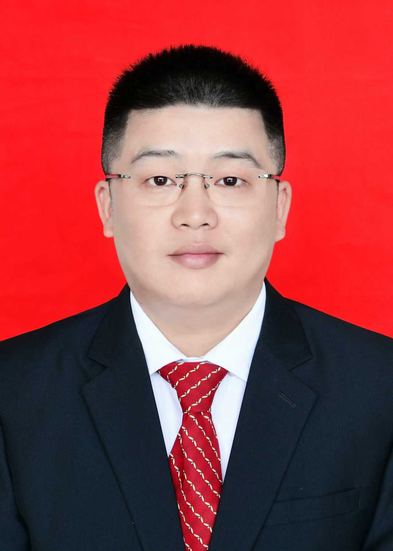 胡   强